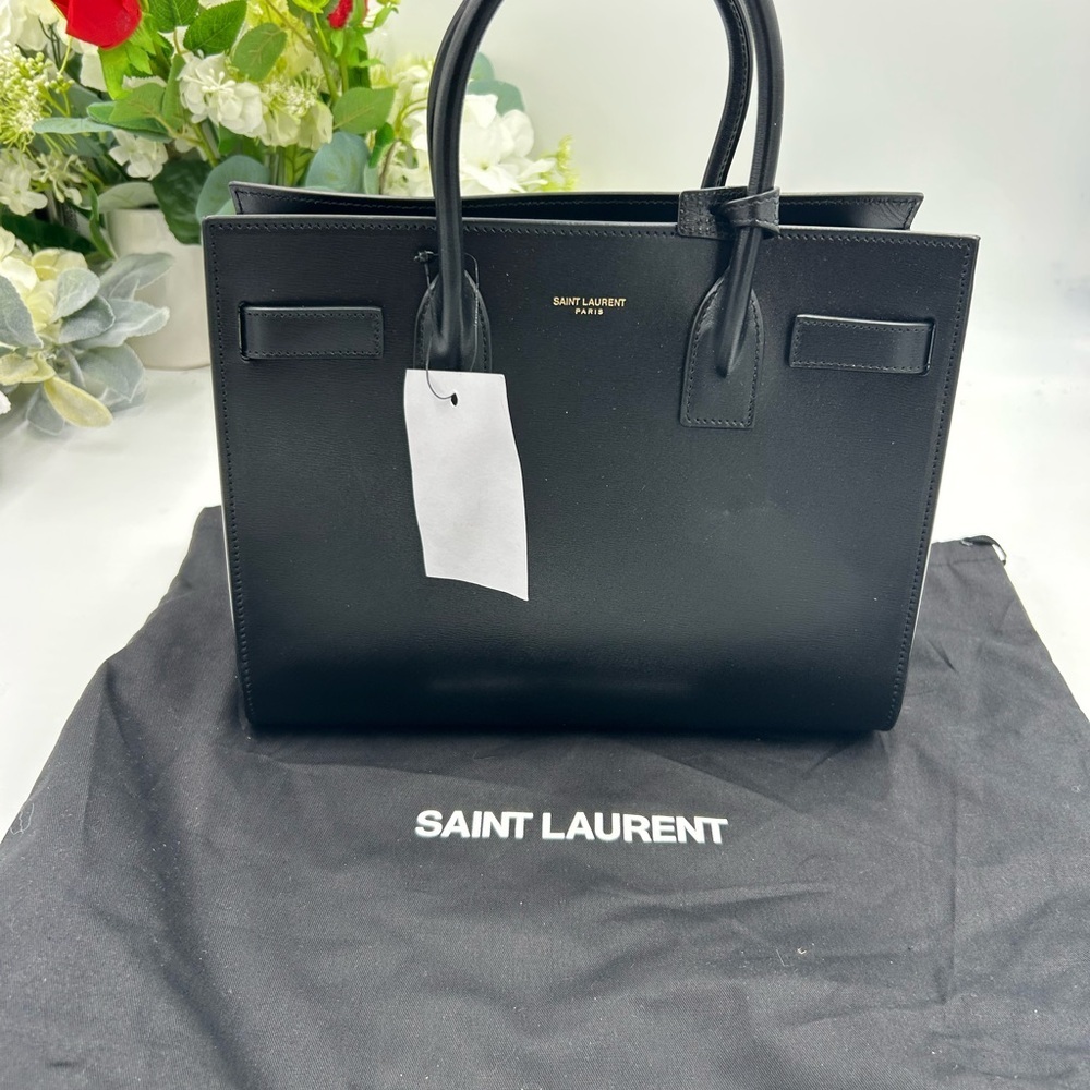 SOLD!!!!  Saint Laurent SAC DE JOUR top handle, smooth leather bag made in Italy - Picture 4 of 15